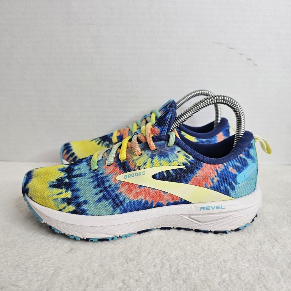 Brooks Revel 6 Tie Dye Women Shoe Size 7 US Road Run Casual Walk Gym 1203861B438